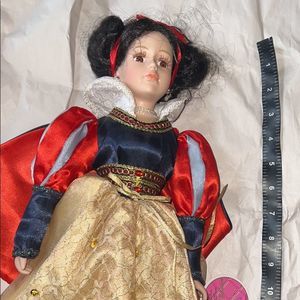 Barbara Lee Petite Porcelain Storybook Collection Snow White